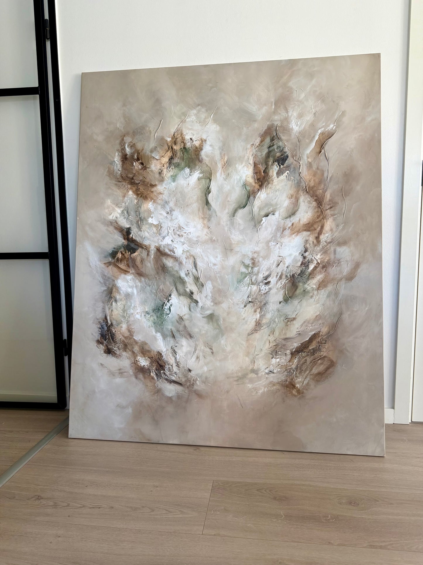 Whispers of Earth (reserveret)